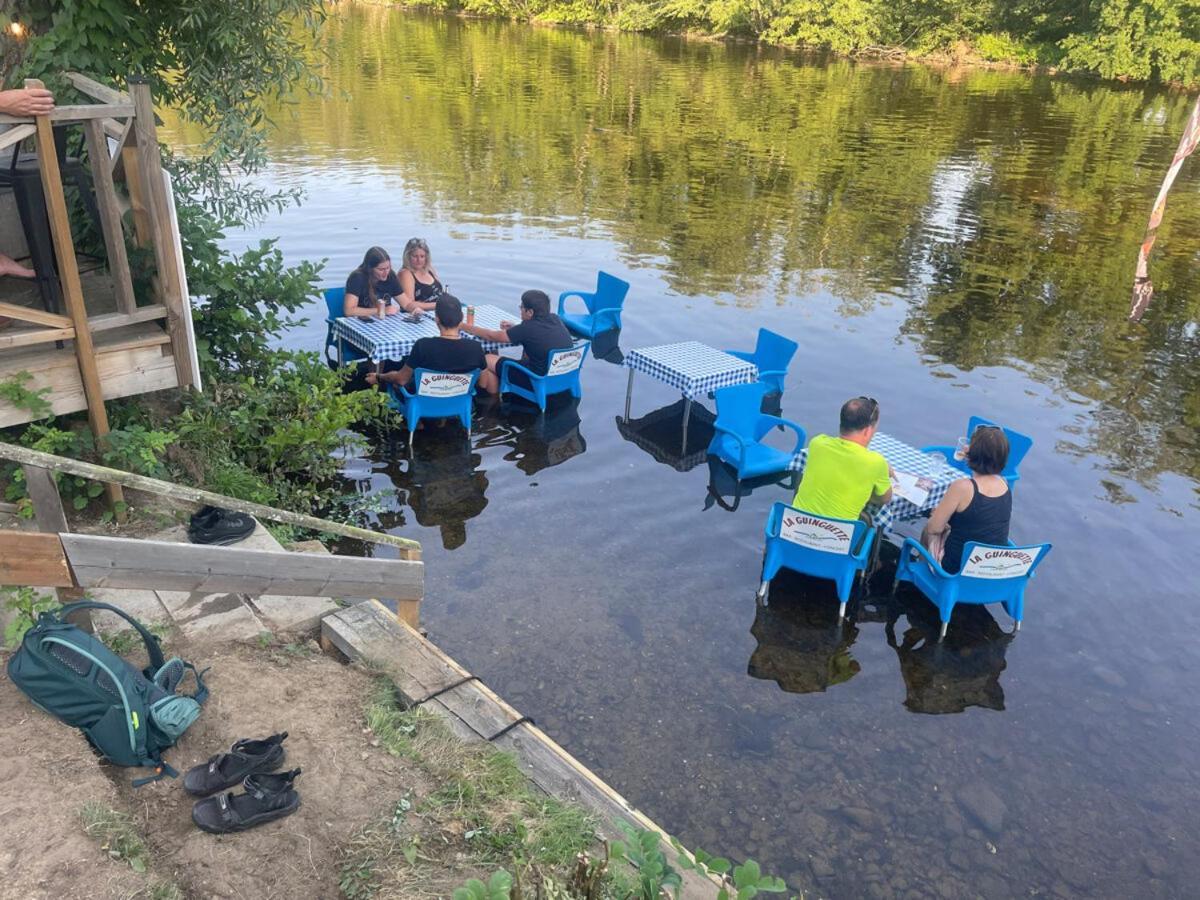 Tonneau Herbergement Insolite Au Camping Des Nieres Ebreuil Екстериор снимка